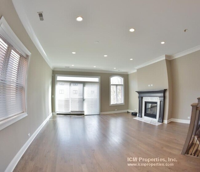 Foto del edificio - 882 W Lill Ave