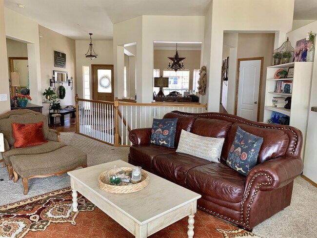 Building Photo - 15696 Split Creek Dr