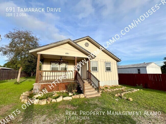 Foto del edificio - 691 Tamarack Dr
