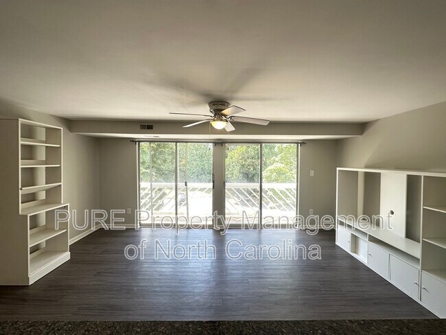 Building Photo - 9531 Shannon Green Dr