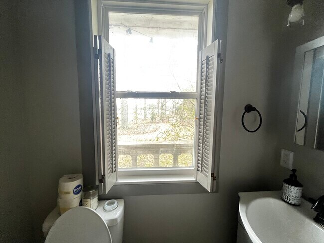 Foto del edificio - 1705 Trail Rd