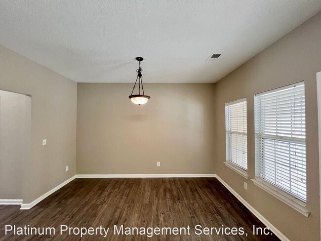 Building Photo - 3 br, 2.5 bath House - 4885 Robinson Squar...