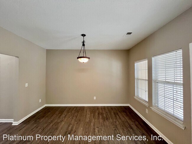 Foto del edificio - 3 br, 2.5 bath House - 4885 Robinson Squar...