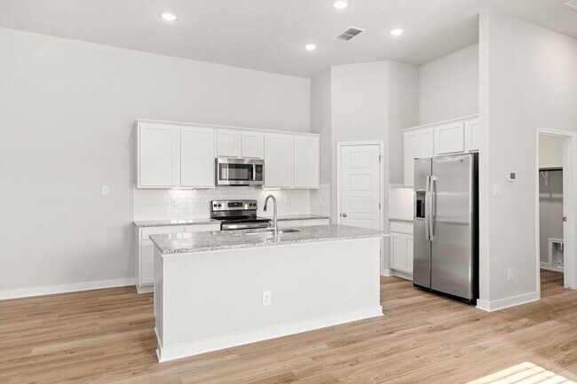 Building Photo - Luxury Duplex South of Austin in Buda