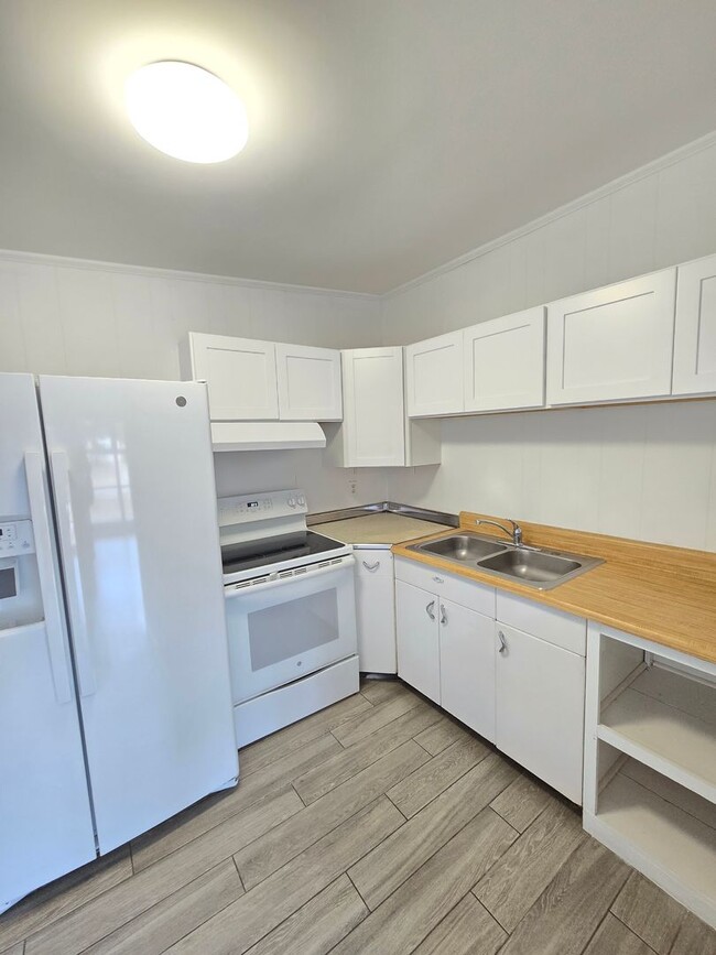 Foto del edificio - SUNSET PARK - **MOVE IN SPECIAL: $500 OFF ...