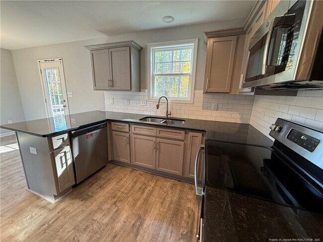 Foto del edificio - 1045 Bombay Dr