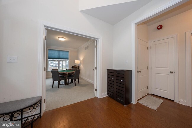 Building Photo - 2114 Julia Dr