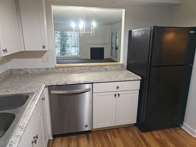 Foto del edificio - Two bedroom condo