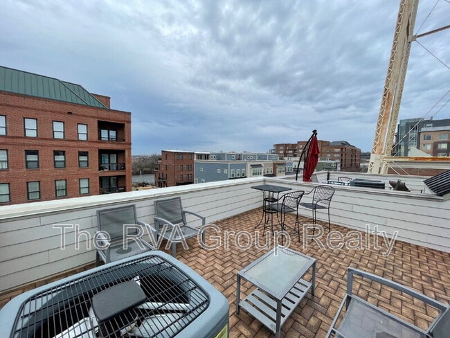 Building Photo - 4941 Old Main St