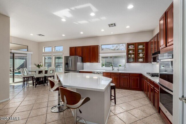 Building Photo - 10511 W Villa Hermosa