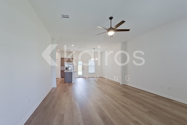 Building Photo - 200 Carencro St