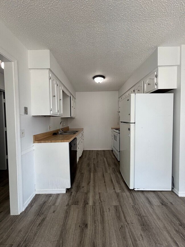 Foto del edificio - Super Cute 2bd 1ba Duplex