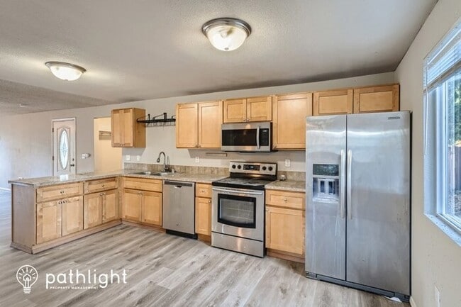 Building Photo - 16422 17th Ave E, Spanaway, WA, 98387