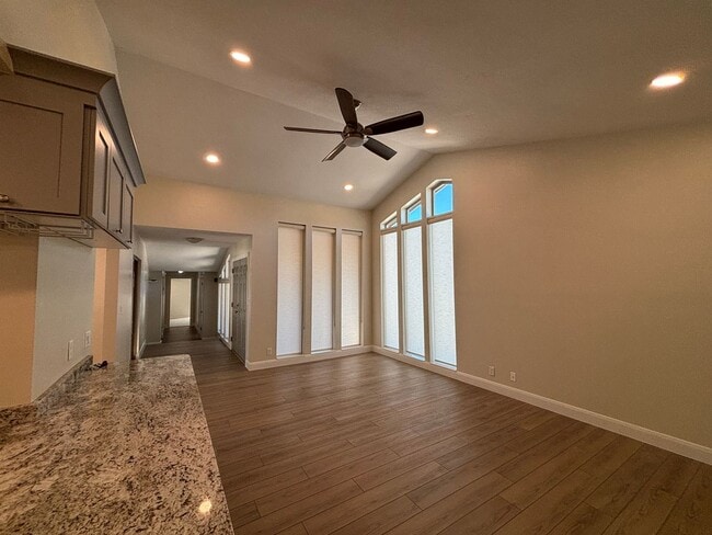 Building Photo - SPACIOUS REMODELED HOME FOR RENT!