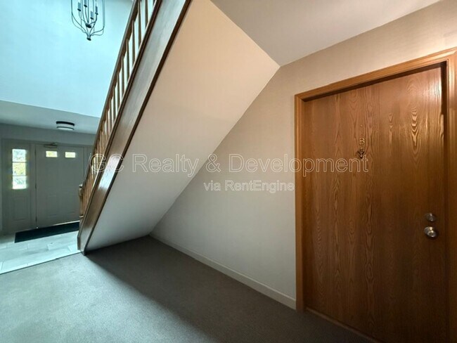 Foto del edificio - 1686 Grosvenor Cir