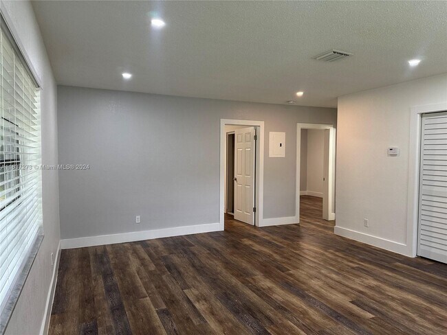 Foto del edificio - 3315 SW 15th Ave
