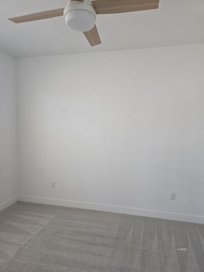 Foto del edificio - 4184 W 11th St