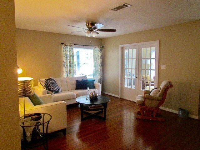 Foto del edificio - 1709 Gardenia Dr