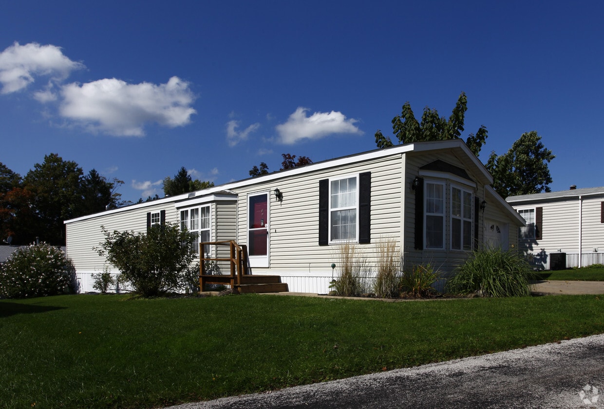 Building Photo - Maywood Community