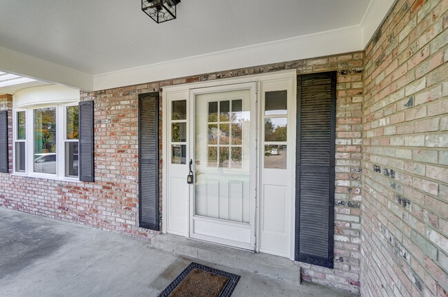 Building Photo - 271 Albright Dr