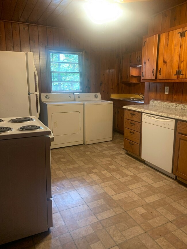 Building Photo - 117 Shadowmoor Dr