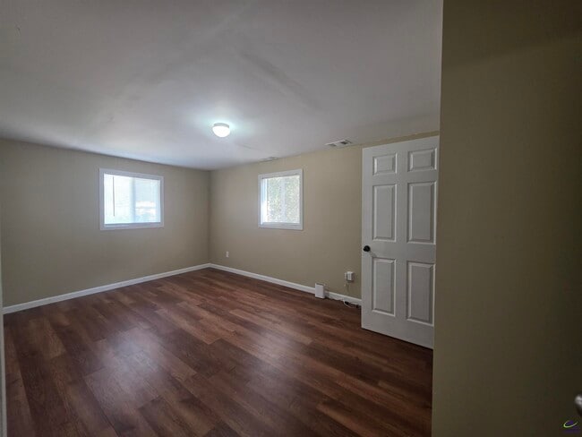 Foto del edificio - 811 Lewis St