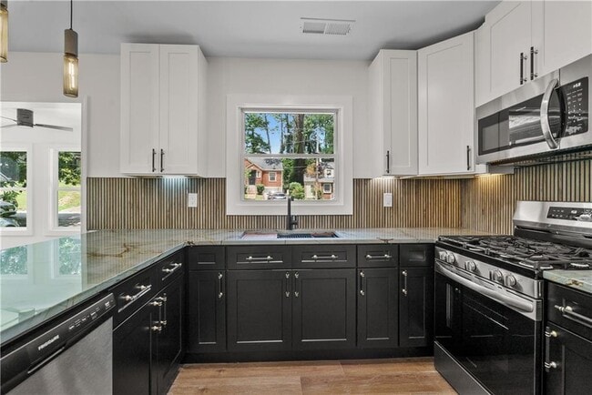 Foto del edificio - 1658 Altadena Pl SW