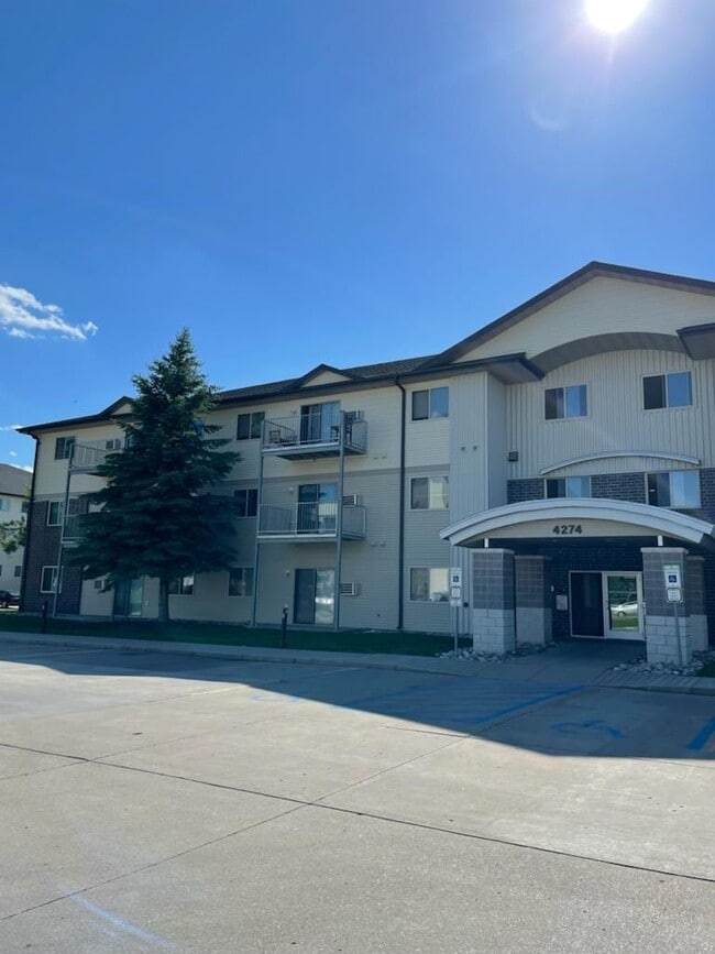 Foto del edificio - Campus Place Apartments