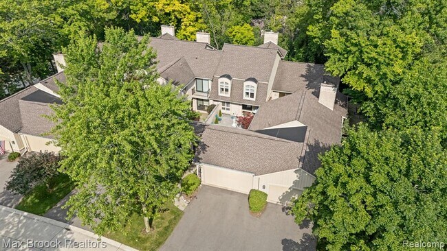 Foto del edificio - 1125 Meadowglen Ct