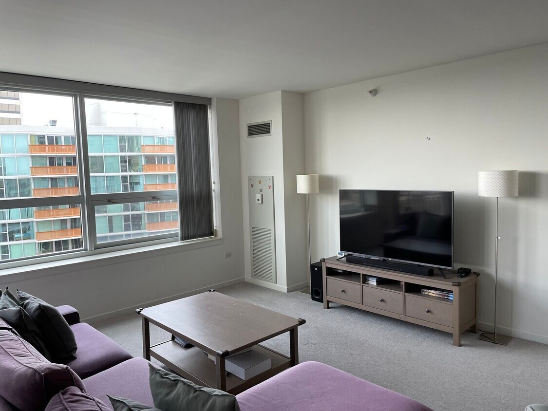 Foto del edificio - 807 Davis St