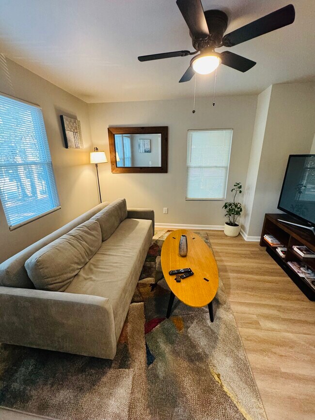 Foto del edificio - 2447 McAlpine Terrace