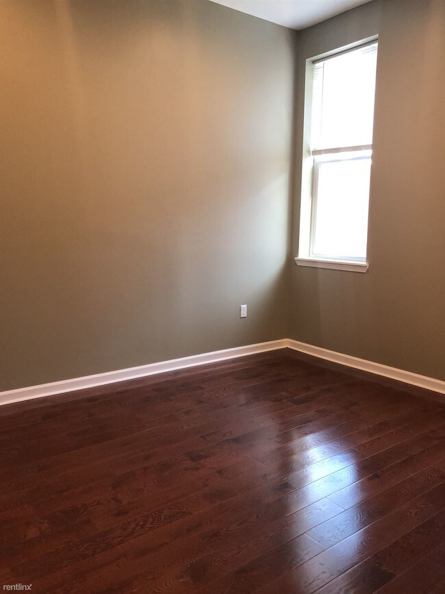 Foto del edificio - 3 br, 2 bath Triplex - 513 South St #1F