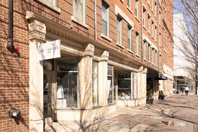 Foto del edificio - 1661 Washington St