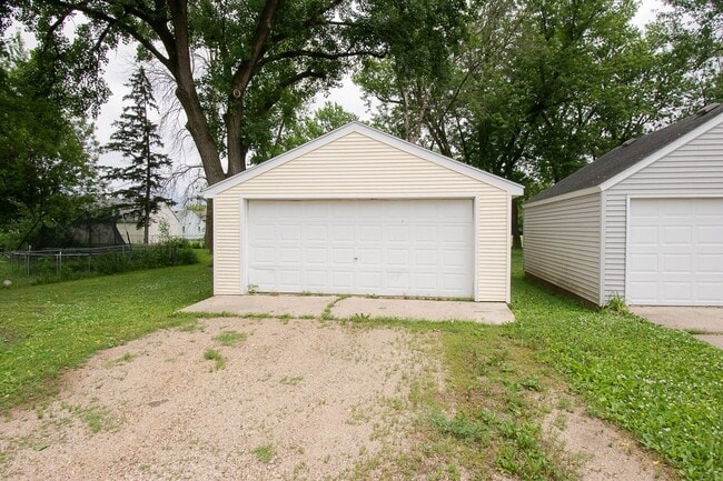 Building Photo - 1206 10th St NE