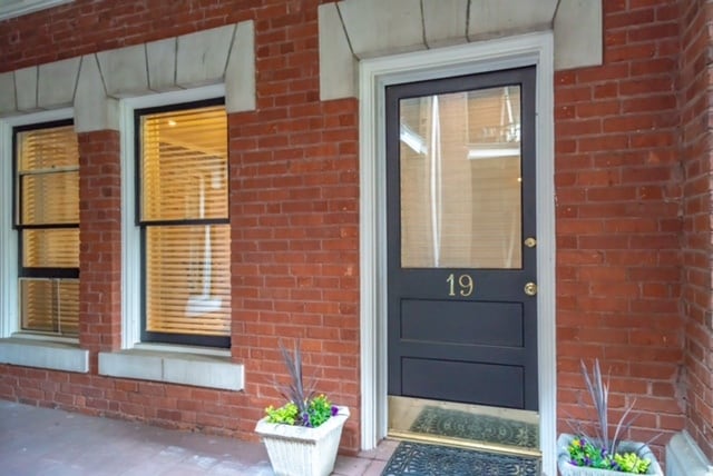 Private patio - 400 E Washington St