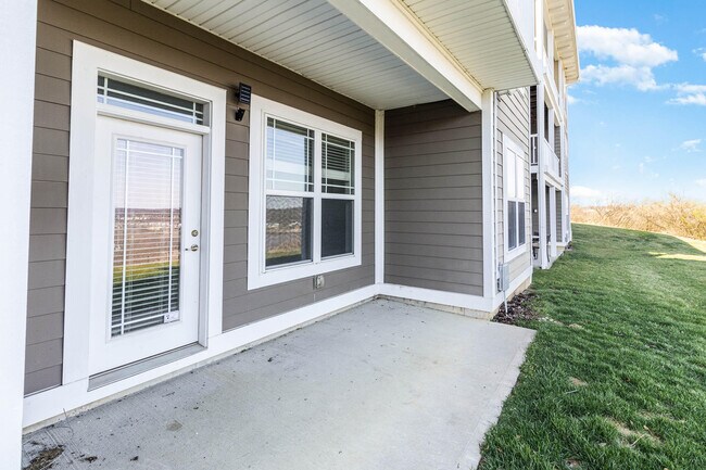 Foto del edificio - 440 Riverpointe Dr