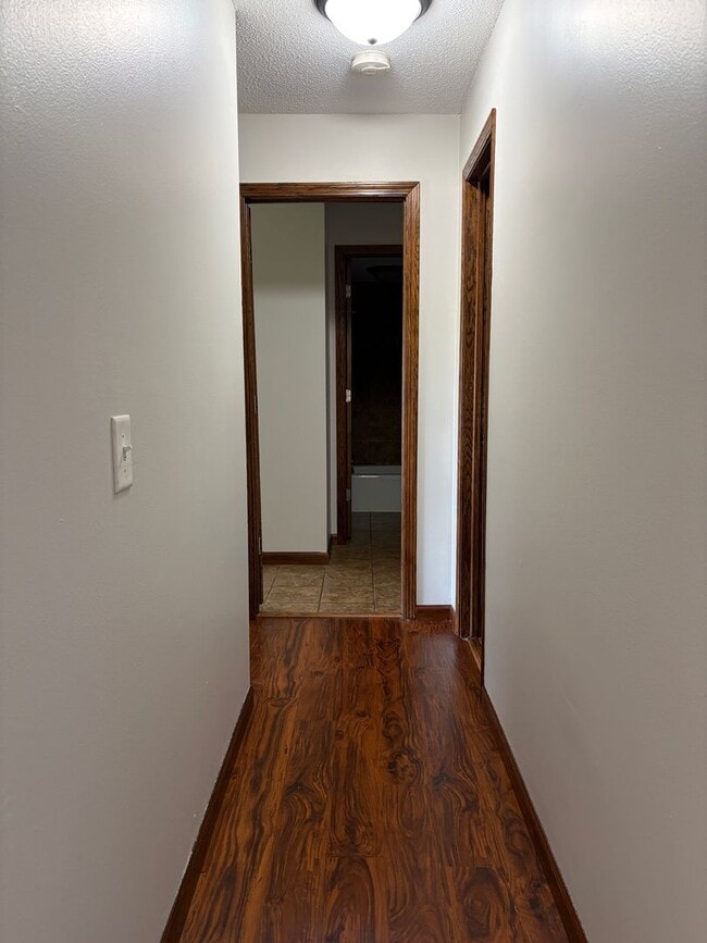 Foto del edificio - Spacious 2-Bedroom/1.5 Bathroom Condo