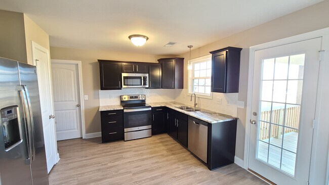 Building Photo - 1093 Charles Thomas Dr