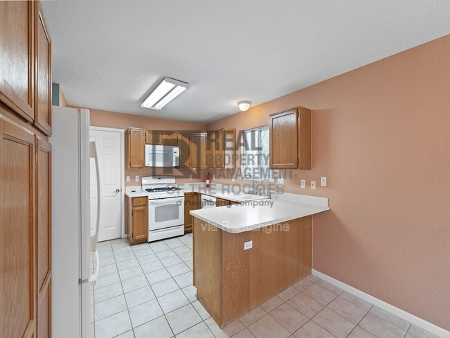 Building Photo - 506 Pebble Beach Ave