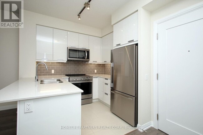 Building Photo - 35 Watergarden Dr
