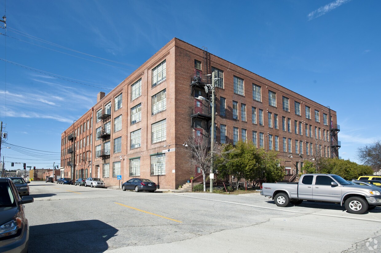 Broadway Lofts Apartments in Macon, GA
