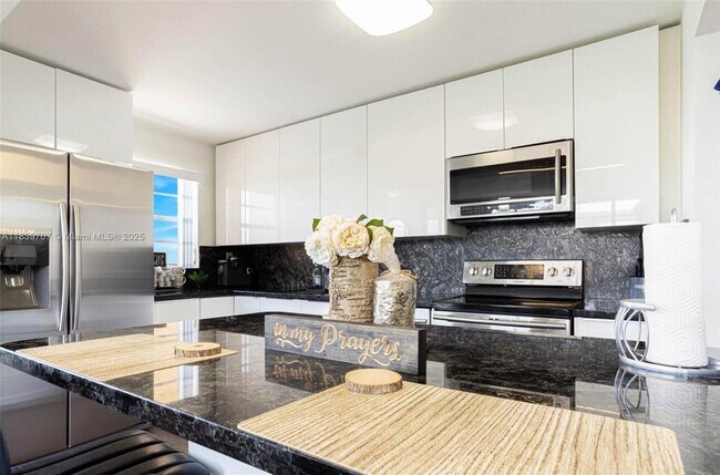 Foto del edificio - 2781 Taft St