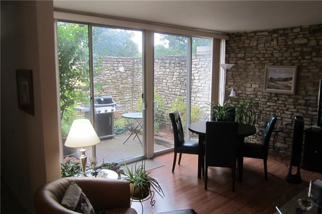 Foto del edificio - 4500 Westridge Ave