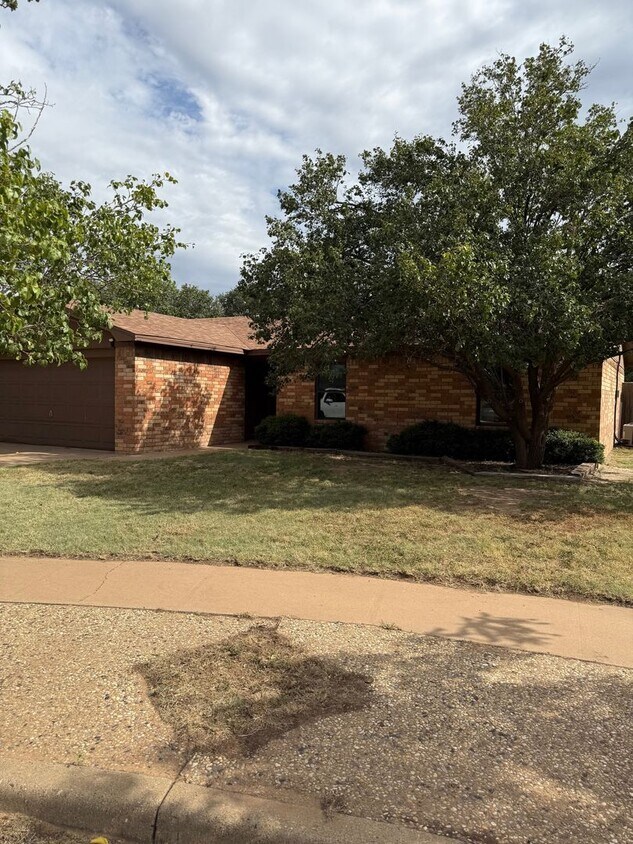Primary Photo - Updated 3-2-2 in Northwest Lubbock Near TC...