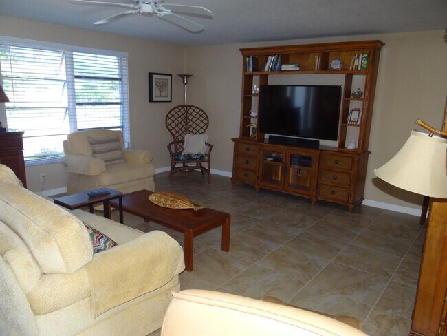 Foto del edificio - AVAILABLE SEASON 2027   PORT CHARLOTTE, HEATED POOL HOME, SALT WATER CANAL   $3900