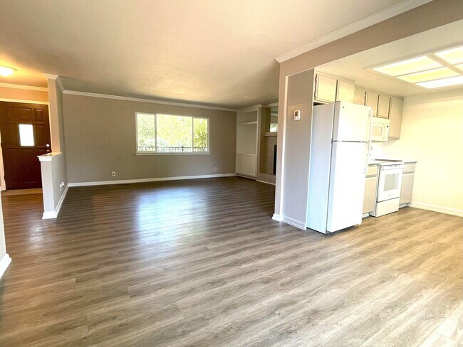 Building Photo - 3 bedroom, 2 bath in Lake Wildwood, Penn V...