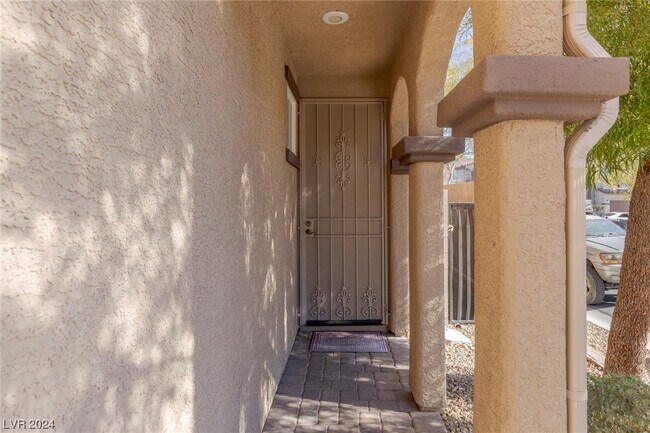 Foto del edificio - 9268 Moonlight Nest Ln