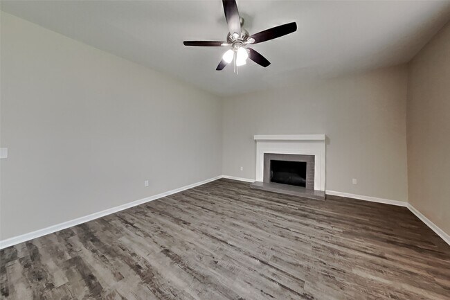 Foto del edificio - 22923 Rainbow Bend Ln