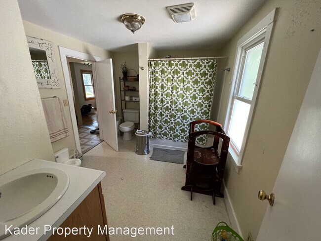 Building Photo - 3 br, 1 bath House - 2304 Clark Street