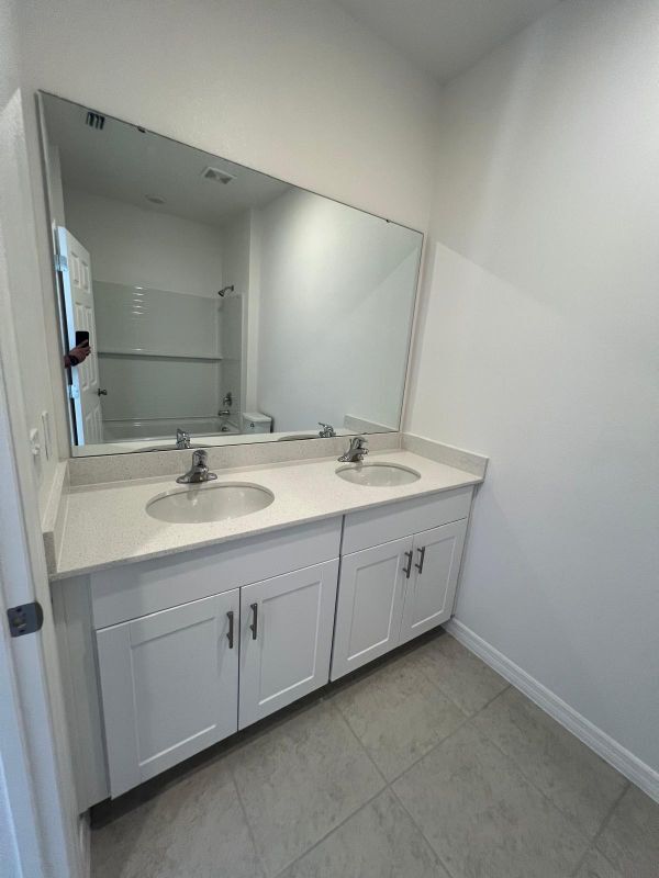 Building Photo - 1230 Wycliffe Wy